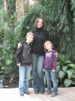 Market Dome Ariane mit Kids.JPG