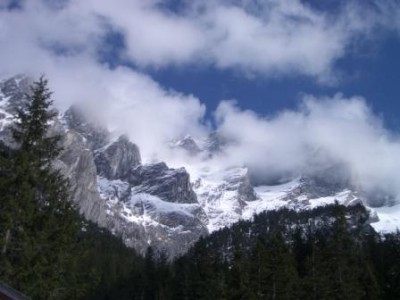 Berge Himmel Wolken.JPG