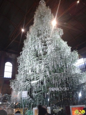 Swarovskibaum1 k.jpg