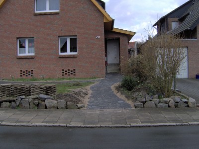 unser Vorgarten 001.jpg