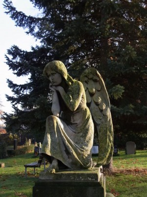 Engel auf dem Friedhof.jpg