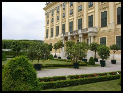 DSC01512 - Prinzengarten Schoenbrunn Wien.jpg