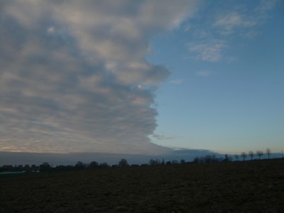 zweigeteilter Himmel.JPG